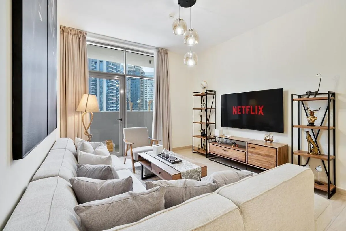 Modern 2Br With Private Terrace, Pool And Gym Access Apartment Dubai