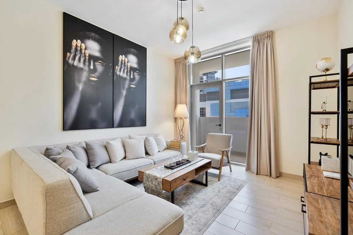 Modern 2Br With Private Terrace, Pool And Gym Access Apartment Dubai