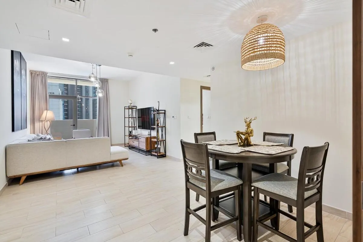 Modern 2Br With Private Terrace, Pool And Gym Access Apartment Dubai United Arab Emirates